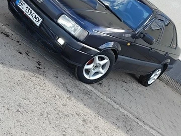 Авто Volkswagen Passat Sedan 1991 № 8914698