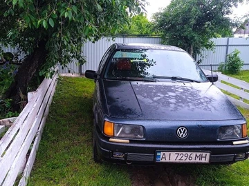 Авто Volkswagen Passat Sedan 1992 № 8914729