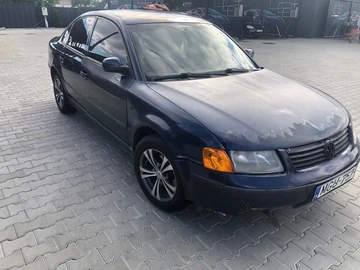 Авто Volkswagen Passat Sedan 1999 № 8915202