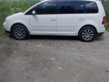 Авто Volkswagen Touran 2006 № 8915683