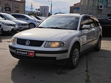 Авто Volkswagen Passat Variant 2000 № 8916310