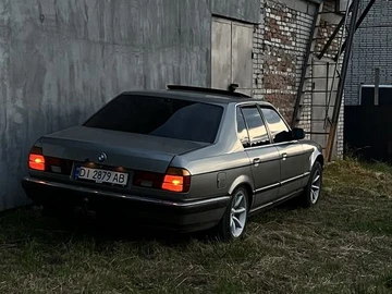Авто BMW 7 Серия 1989 № 8916401