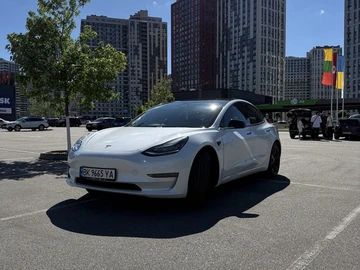 Авто Tesla Model 3 2019 № 8916529