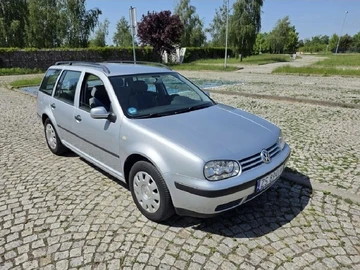 Авто Volkswagen Golf 2000 № 8916824