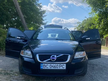 Авто Volvo V50 2010 № 8916856