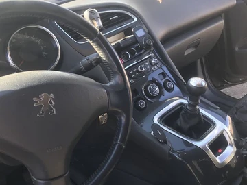 Авто Peugeot 5008 2010 № 8917276