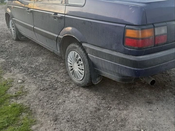 Авто Volkswagen Passat Sedan 1991 № 8917442