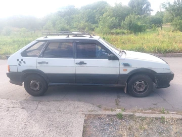 Авто ВАЗ 2109 1992 № 8917446