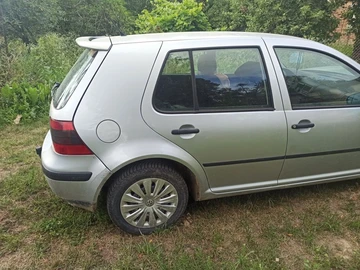 Авто Volkswagen Golf 2001 № 8918030