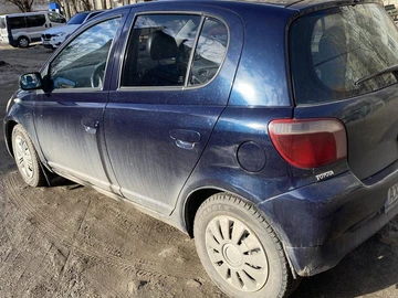 Авто Toyota Yaris 1999 № 8918214