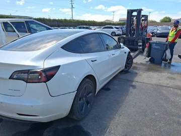 Авто Tesla Model 3 2021 № 8918470