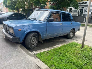 Авто ВАЗ 2107 2005 № 8918702