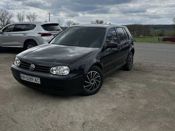 Авто Volkswagen Golf 2000 № 8918765