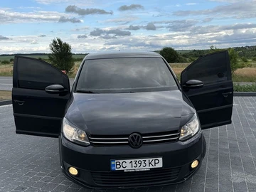 Авто Volkswagen Touran 2011 № 8918833