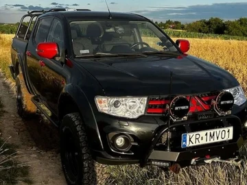 Авто Mitsubishi L 200 2010 № 8918934