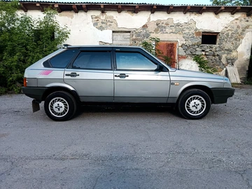 Авто ВАЗ 2109 1991 № 8919396