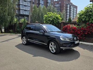 Авто Volkswagen Touareg 2015 № 8919418