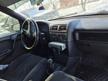 Авто Opel Vectra 1993 № 8919502
