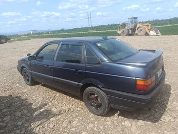 Авто Volkswagen Passat Sedan 1991 № 8919621