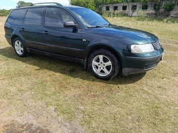 Авто Volkswagen Passat Hatchback 1999 № 8919745