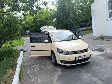 Авто Volkswagen Touran 2011 № 8919925