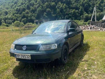 Авто Volkswagen Passat Sedan 2000 № 8920415