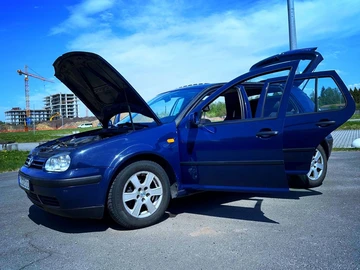 Авто Volkswagen Golf 1999 № 8920632
