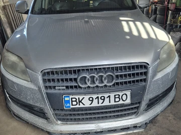 Авто Audi Q7 2006 № 8921192