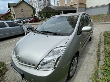 Авто Toyota Prius 2004 № 8921212