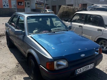 Авто Ford Escort 1988 № 8921649