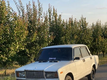 Авто ВАЗ 2107 1993 № 8921773