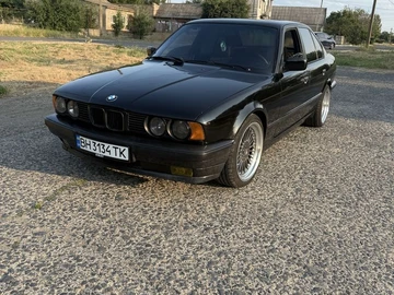 Авто BMW 5 Серия 1993 № 8921901