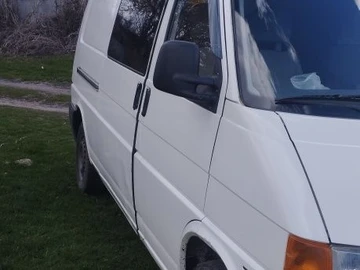 Авто Volkswagen Transporter 2000 № 8922545