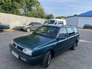 Авто Volkswagen Golf 1993 № 8923084
