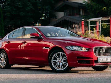 Авто Jaguar Xe 2016 № 8923387