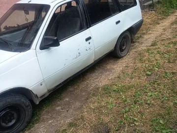 Авто Opel Kadett 1988 № 8923515