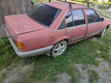 Авто Opel Rekord 1984 № 8924213