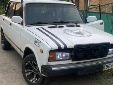 Авто ВАЗ 2107 1988 № 8924242