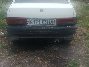 Авто Alfa Romeo 75 1987 № 8924302