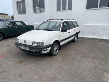 Авто Volkswagen Passat Variant 1993 № 8924435