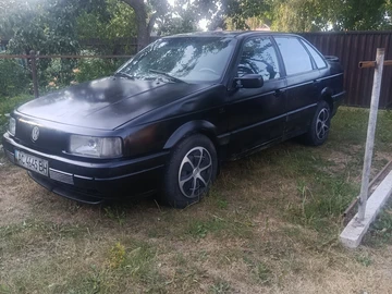Авто Volkswagen Passat Sedan 1991 № 8925104