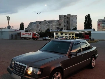 Авто Mercedes 220 1994 № 8925174