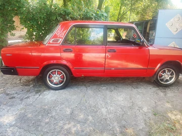 Авто ВАЗ 2107 1988 № 8925575