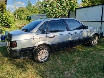 Авто Volkswagen Passat Sedan 1989 № 8925579