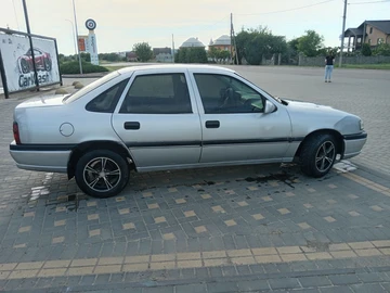 Авто Opel Vectra 1993 № 8926544