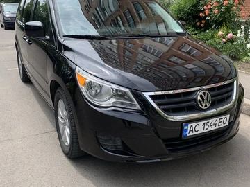 Авто Volkswagen Routan 2012 № 8926756