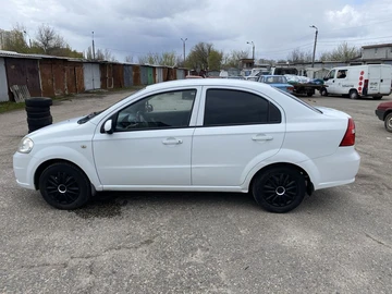Авто Chevrolet Aveo 2012 № 8926972