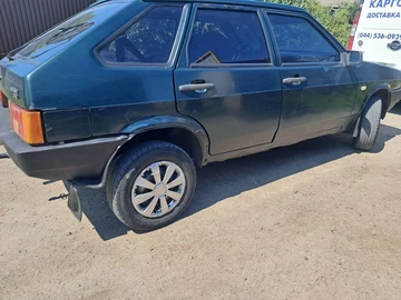 Авто ВАЗ 2109 2002 № 8927100