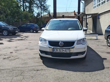 Авто Volkswagen Touran 2011 № 8927445