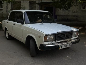 Авто ВАЗ 2107 1990 № 8927622